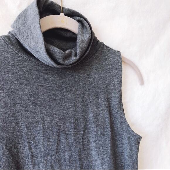 Ann Taylor Gray Sleeveless Turtleneck Top - Picture 2 of 7